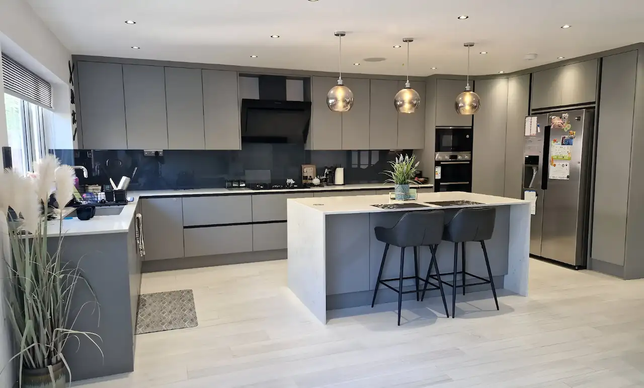 Bespoke fitted kitchen and wardrobe interior project in London by New Era Interiors